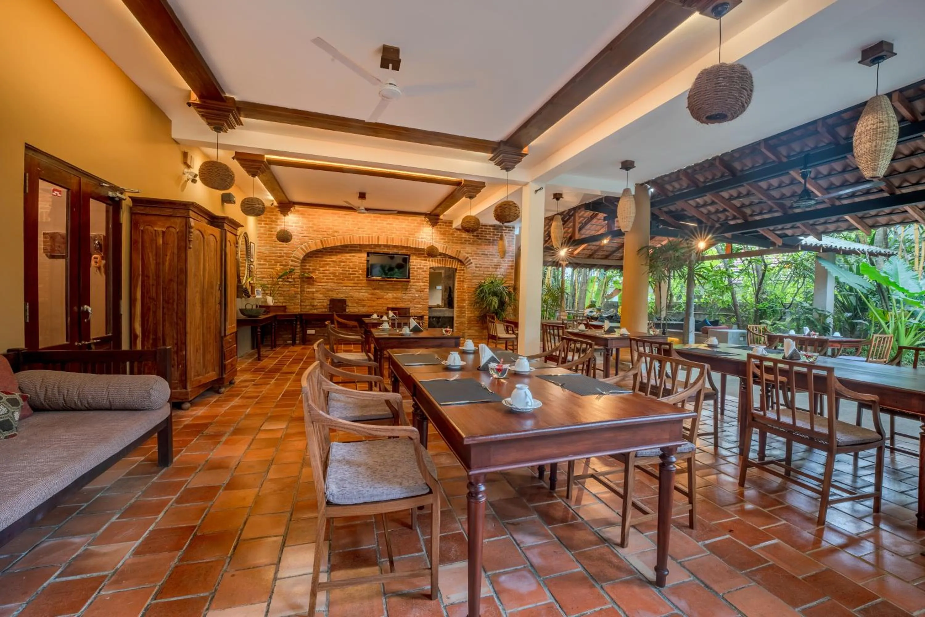 Restaurant/places to eat in Aurora