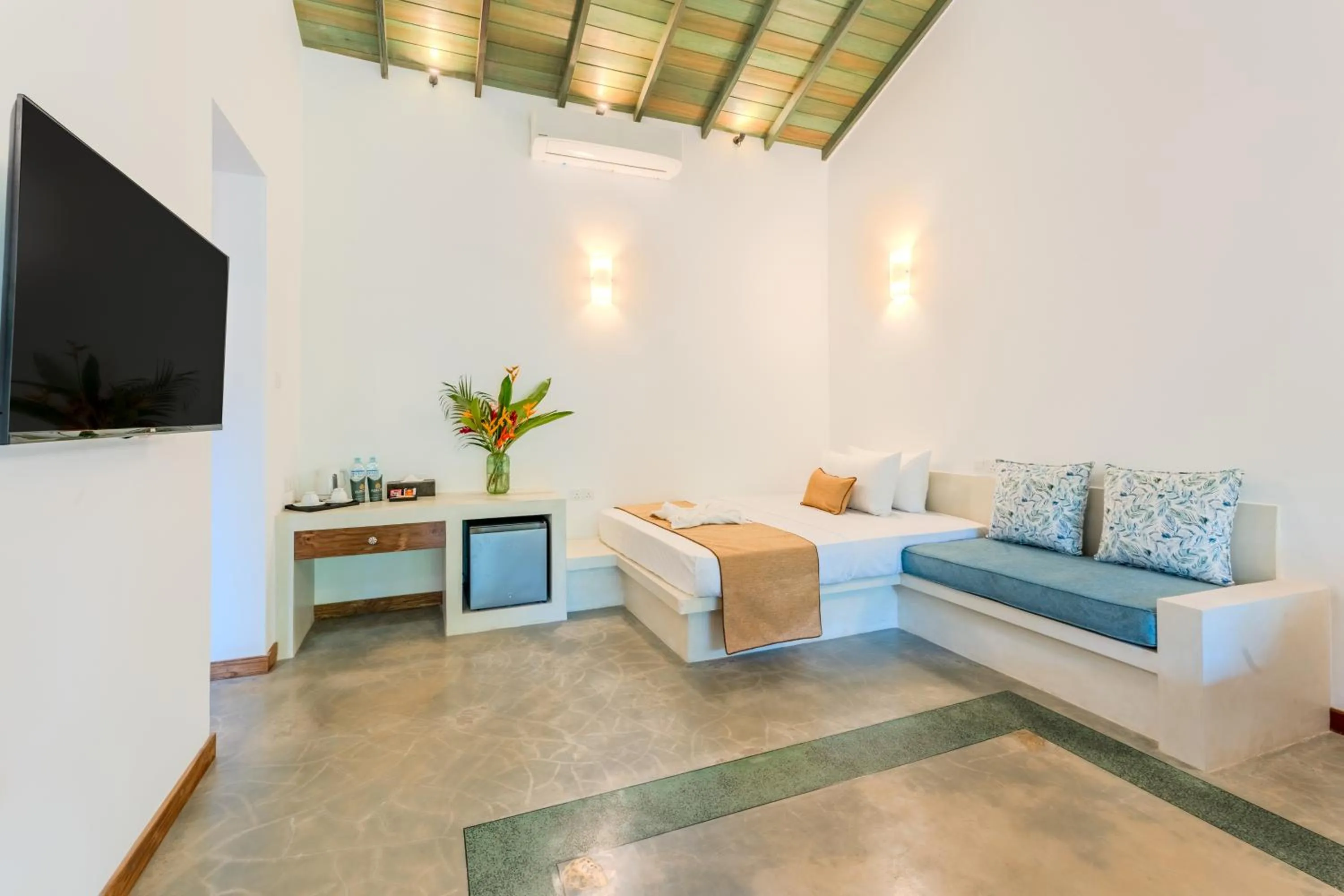 Seating area in Aurora