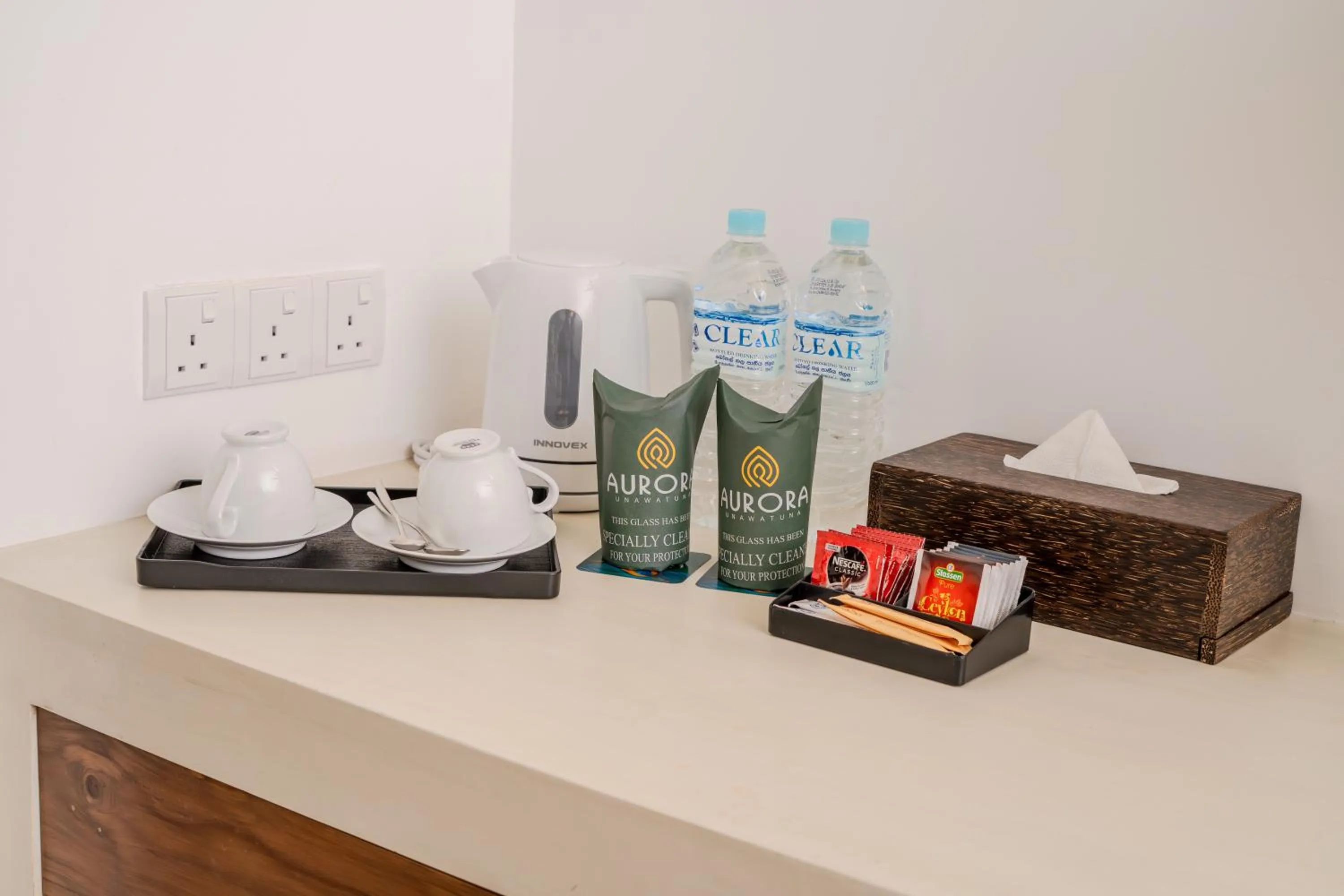 Coffee/tea facilities in Aurora