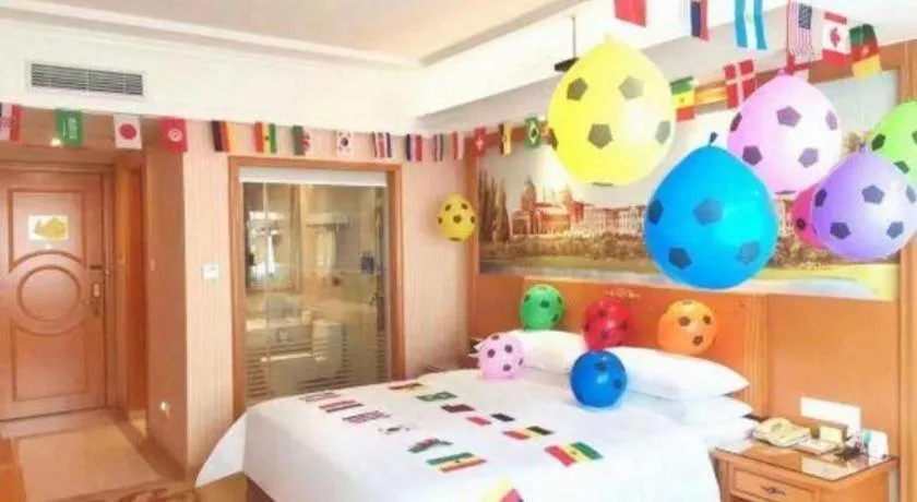 Bed in Vienna Hotel Shenzhen Bao'an Airport Taoyuanju Pingluanshan Metro Station