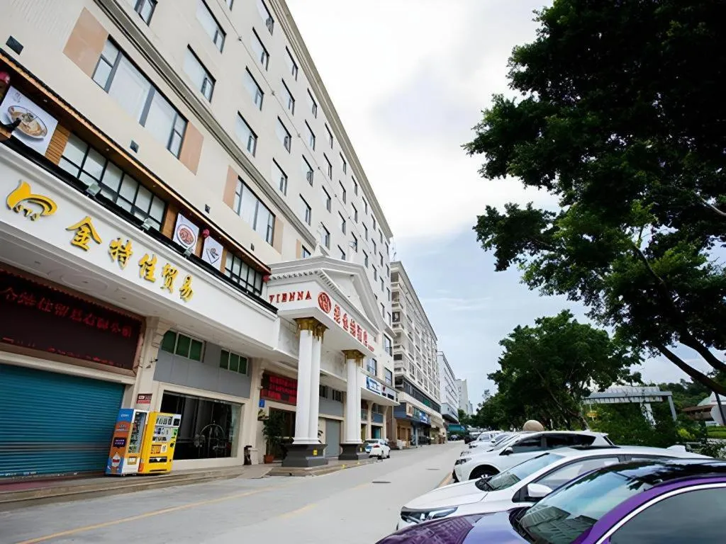Vienna Hotel Shenzhen Bao'an Airport Taoyuanju Pingluanshan Metro Station