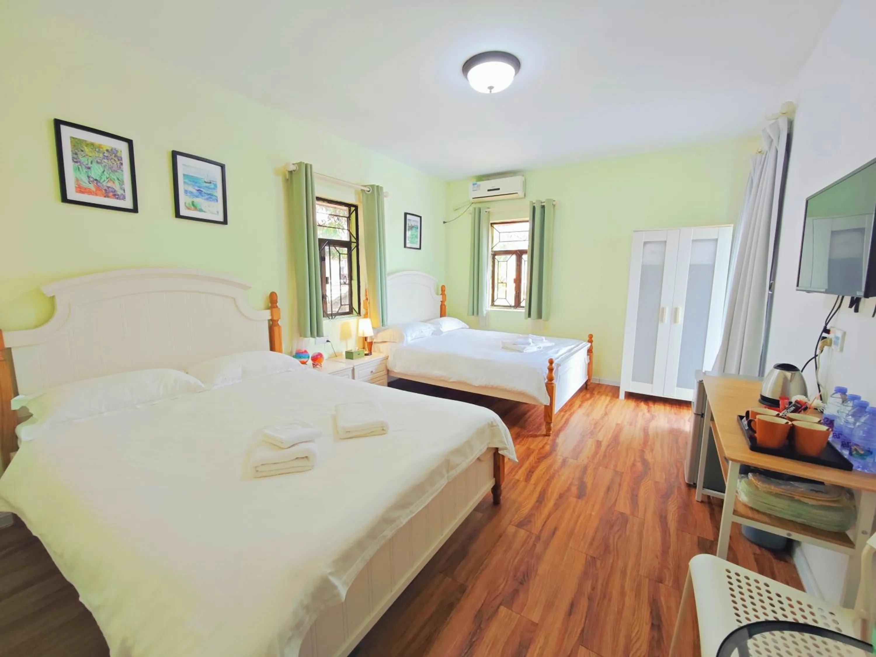 Bed in Cloud Tree Inn Boutique Guesthouse XiChong DaPeng ShenZhen 深圳大鹏西涌云树里民宿Yun Shu Li