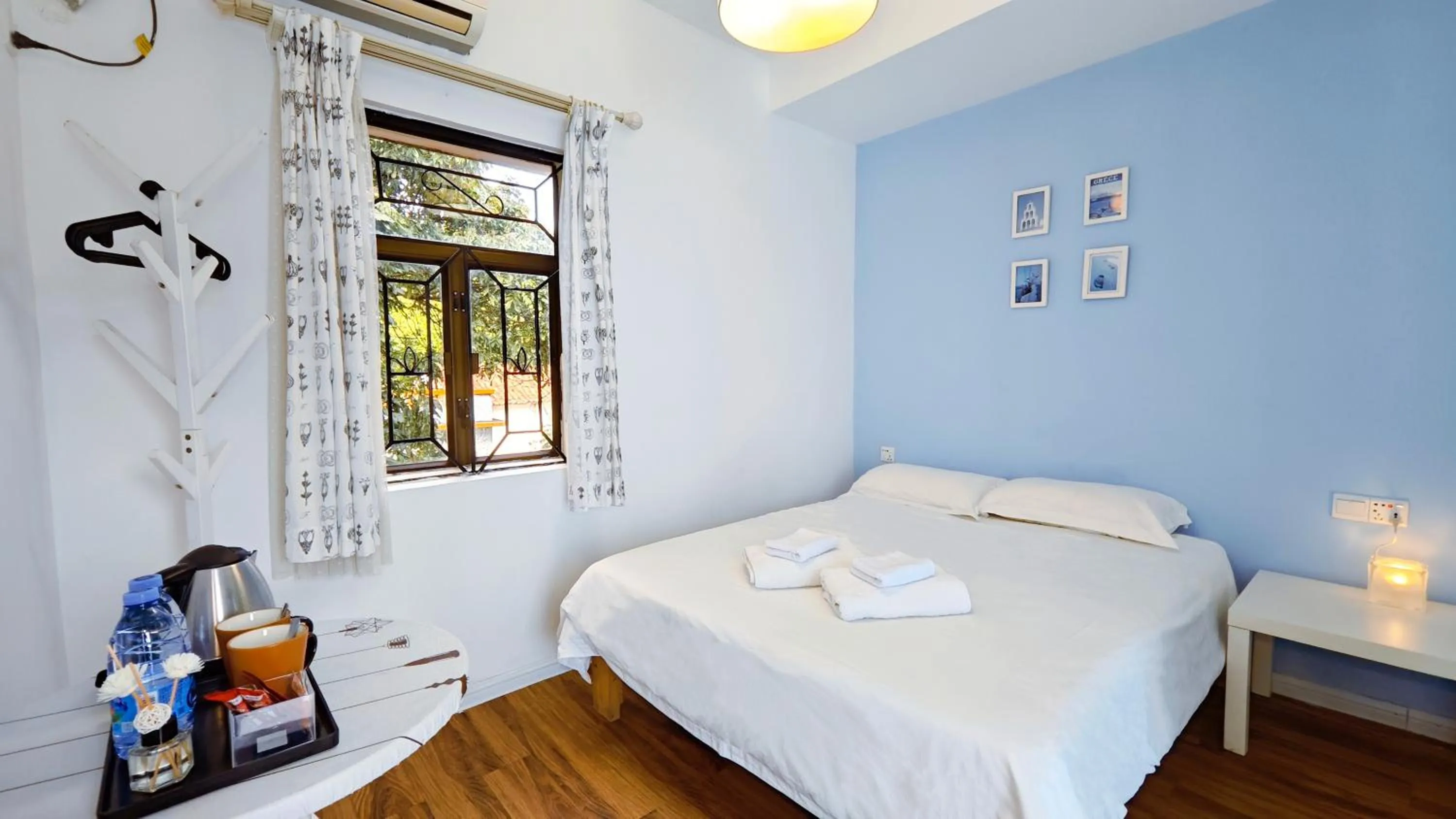 Bed in Cloud Tree Inn Boutique Guesthouse XiChong DaPeng ShenZhen 深圳大鹏西涌云树里民宿Yun Shu Li