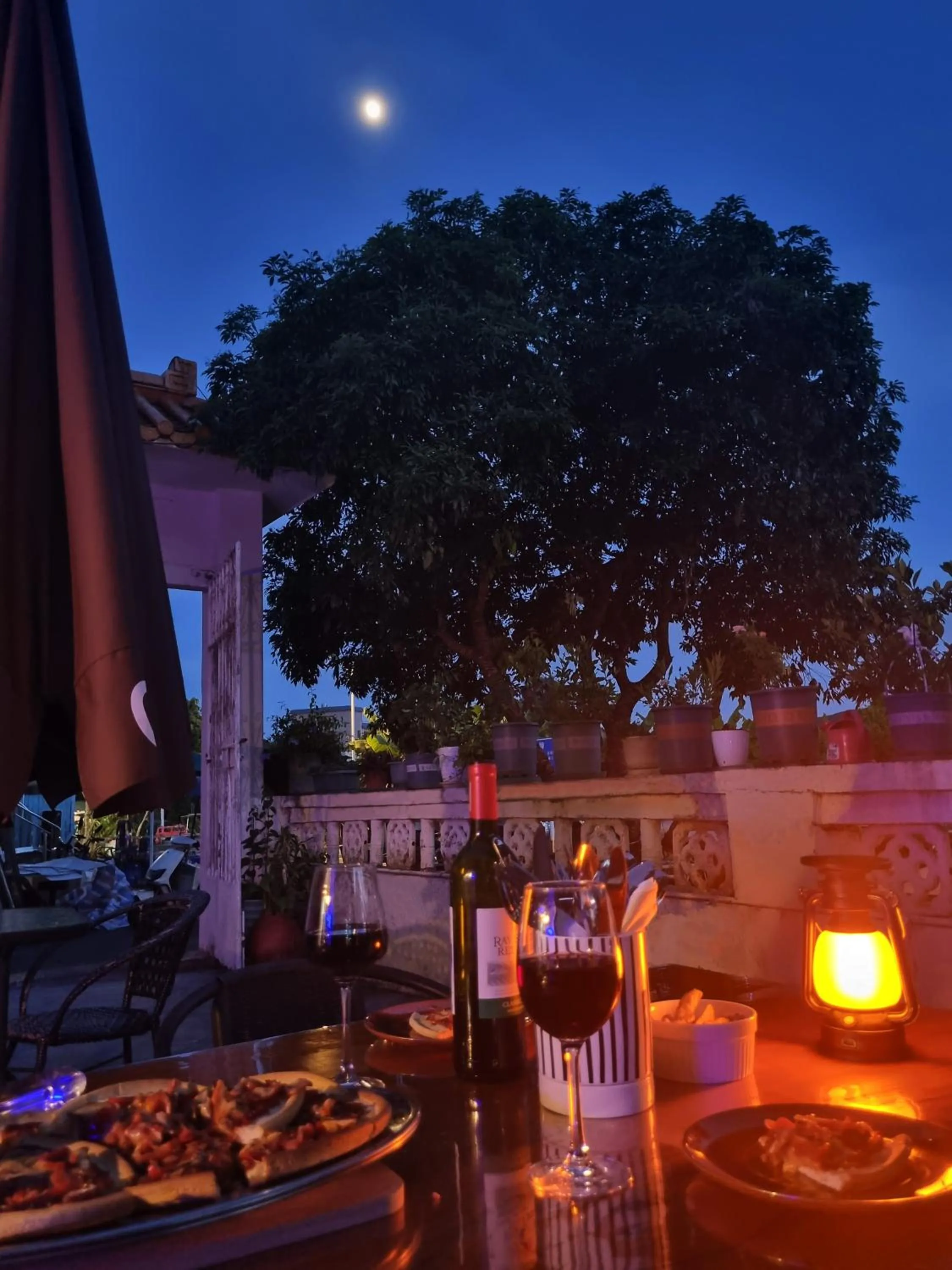 Restaurant/places to eat in Cloud Tree Inn Boutique Guesthouse XiChong DaPeng ShenZhen 深圳大鹏西涌云树里民宿Yun Shu Li