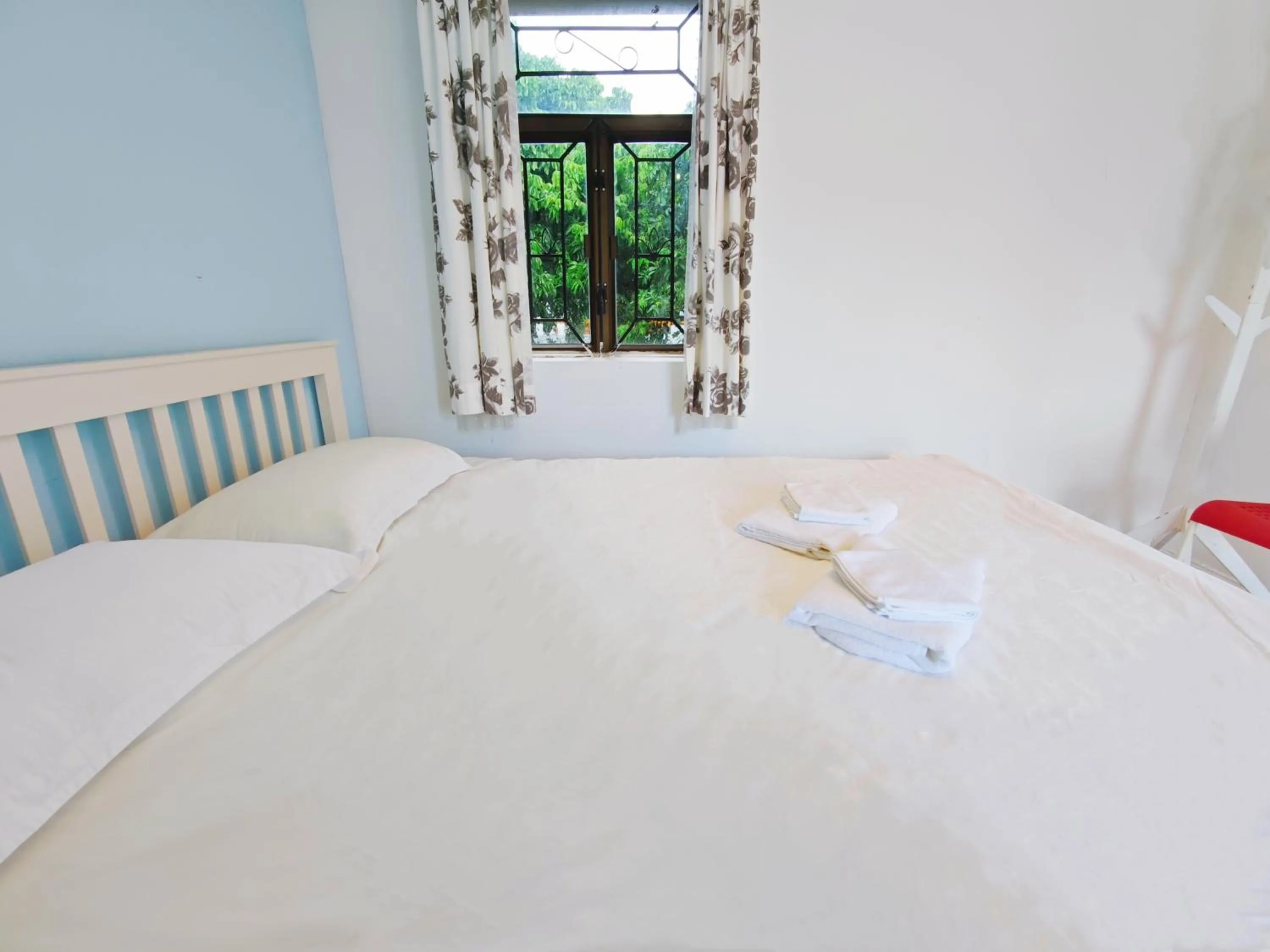 Bed in Cloud Tree Inn Boutique Guesthouse XiChong DaPeng ShenZhen 深圳大鹏西涌云树里民宿Yun Shu Li