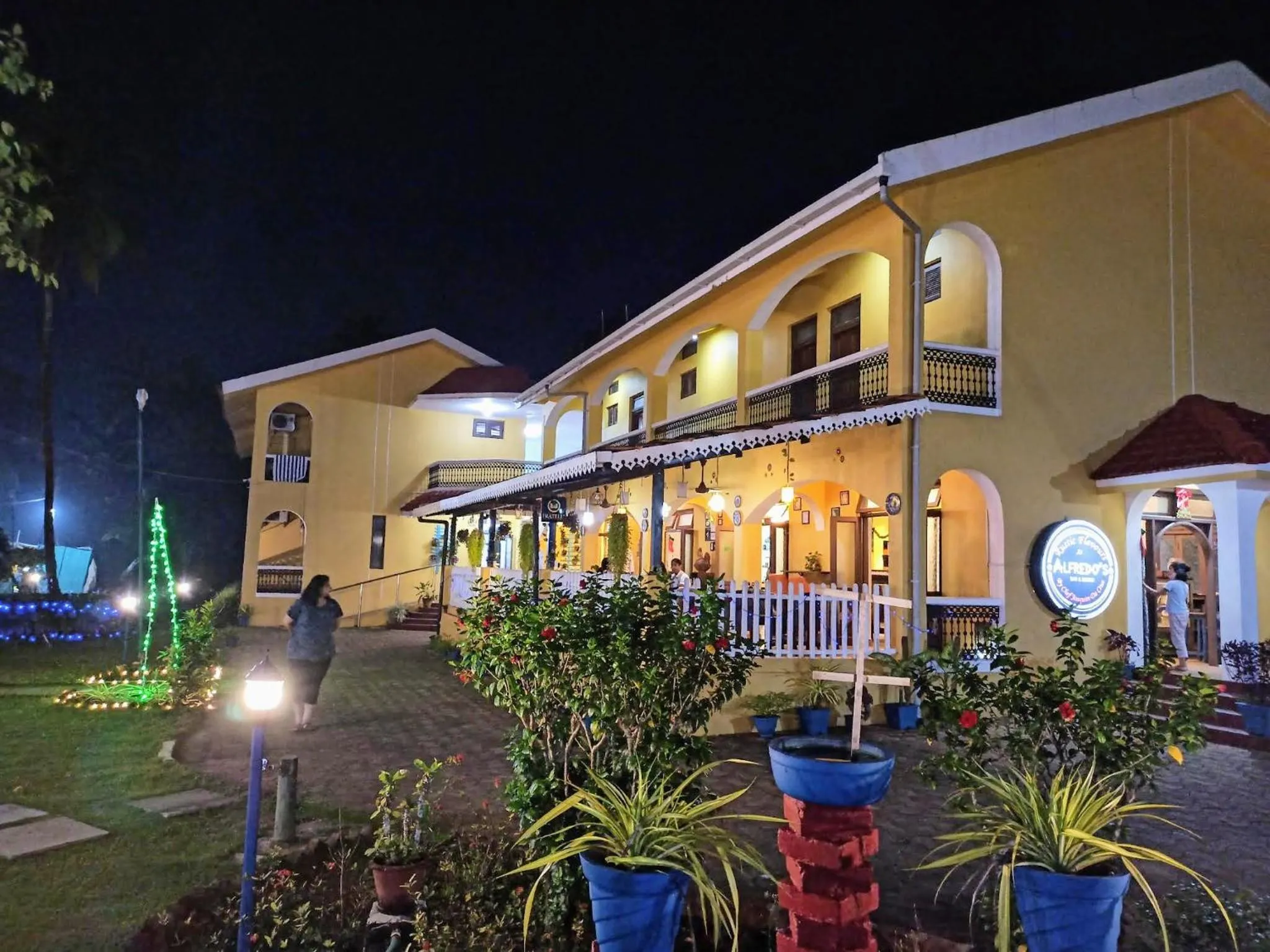 Restaurant/places to eat in Carina Beach Resort