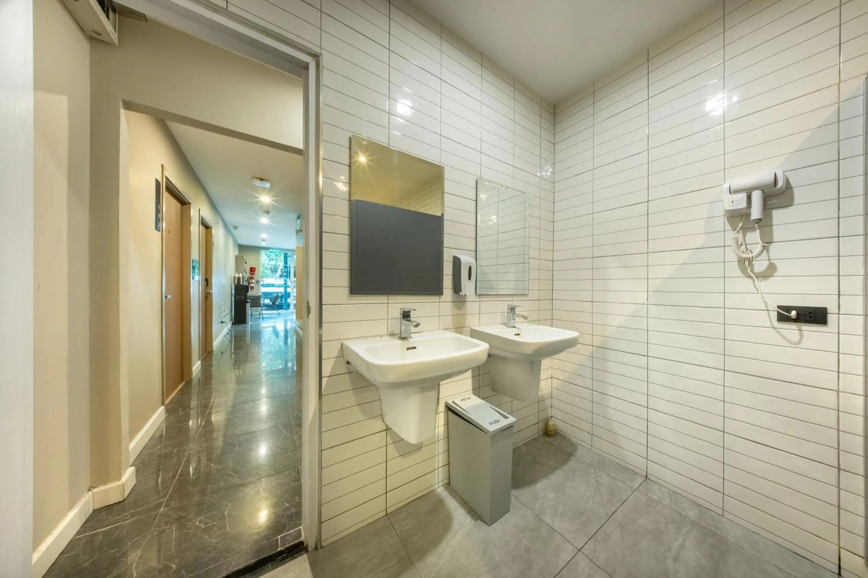 Toilet in Ralph Poshtel Pratunam