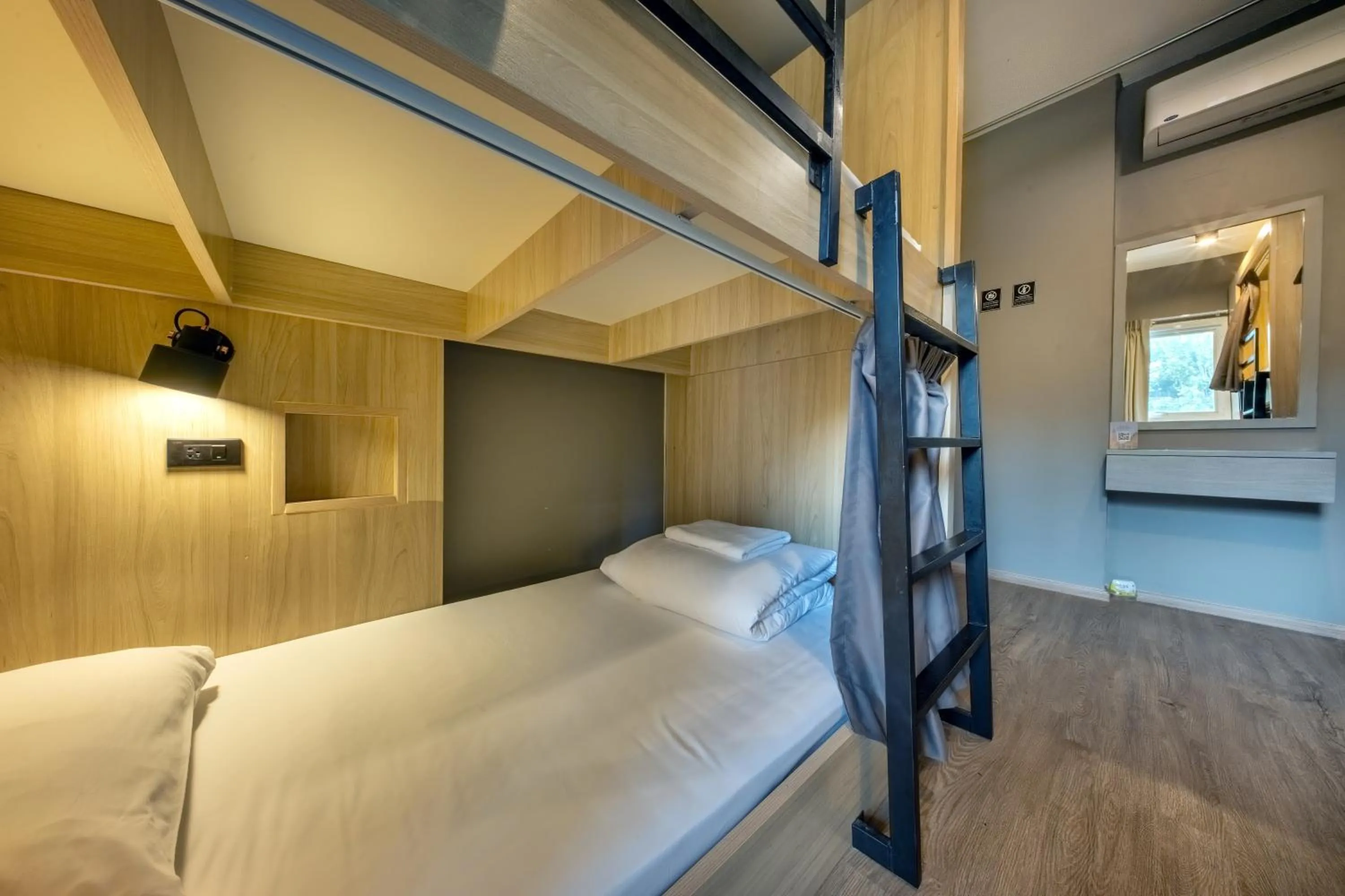 bunk bed, Bed in Ralph Poshtel Pratunam
