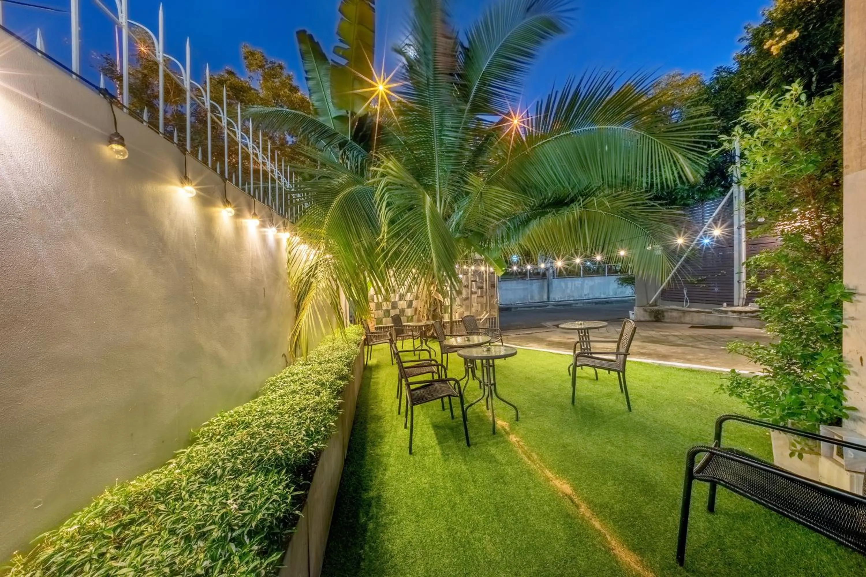 Night in Ralph Poshtel Pratunam