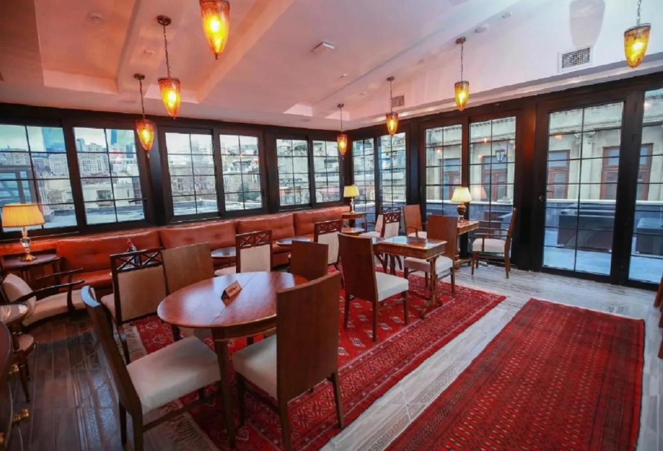 Restaurant/places to eat in West Inn Hotel & Restaurant