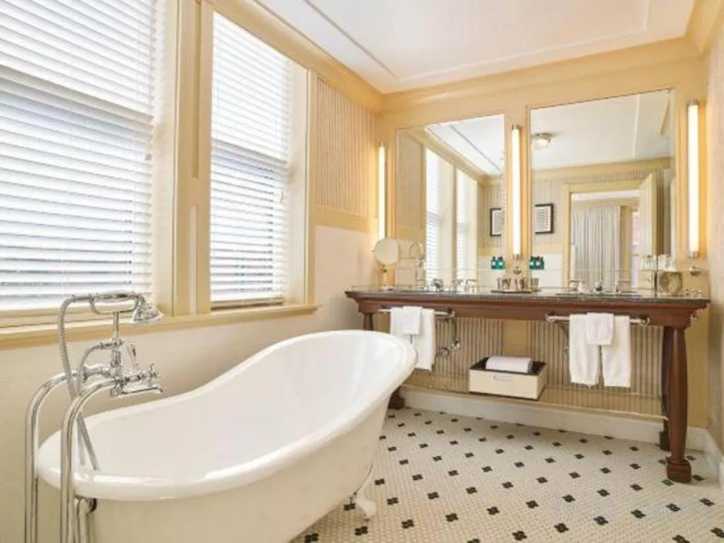 Hotel Jerome, An Auberge Resort