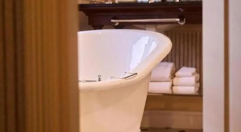 Hotel Jerome, An Auberge Resort