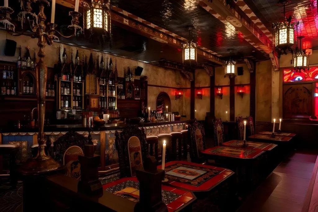 The Lafayette Hotel, Swim Club & Bungalows