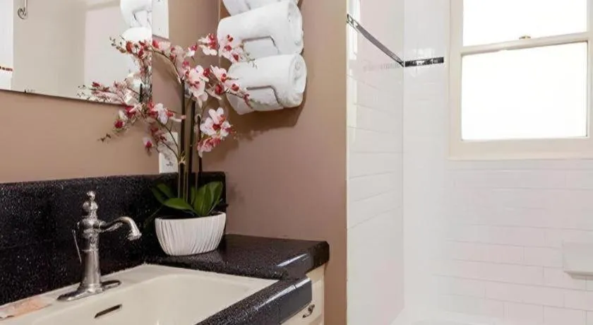 The Lafayette Hotel, Swim Club & Bungalows