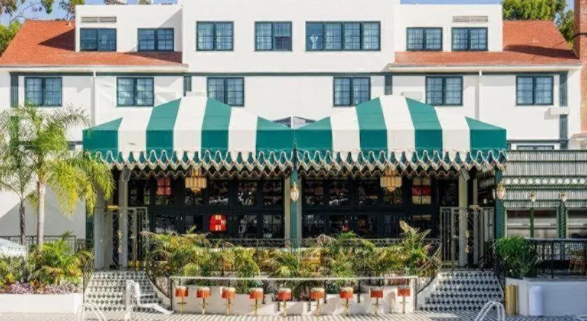 The Lafayette Hotel, Swim Club & Bungalows