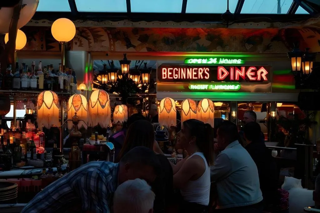 The Lafayette Hotel, Swim Club & Bungalows