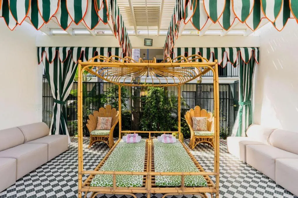 The Lafayette Hotel, Swim Club & Bungalows