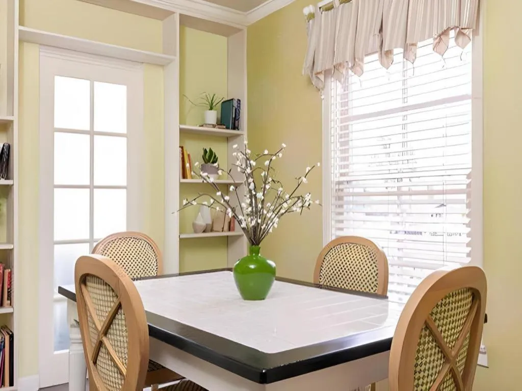 The Lafayette Hotel, Swim Club & Bungalows