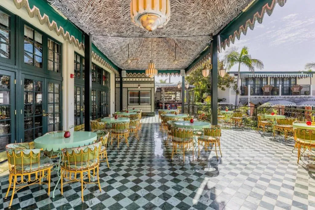 The Lafayette Hotel, Swim Club & Bungalows