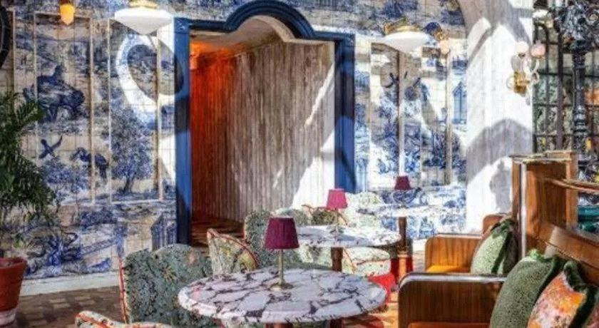 The Lafayette Hotel, Swim Club & Bungalows