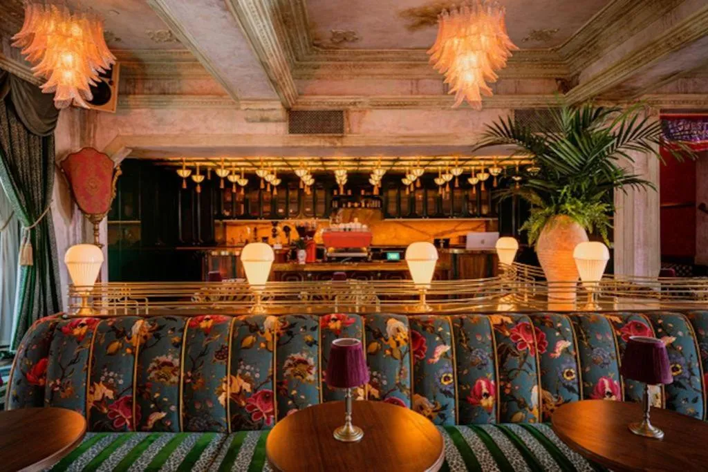 The Lafayette Hotel, Swim Club & Bungalows