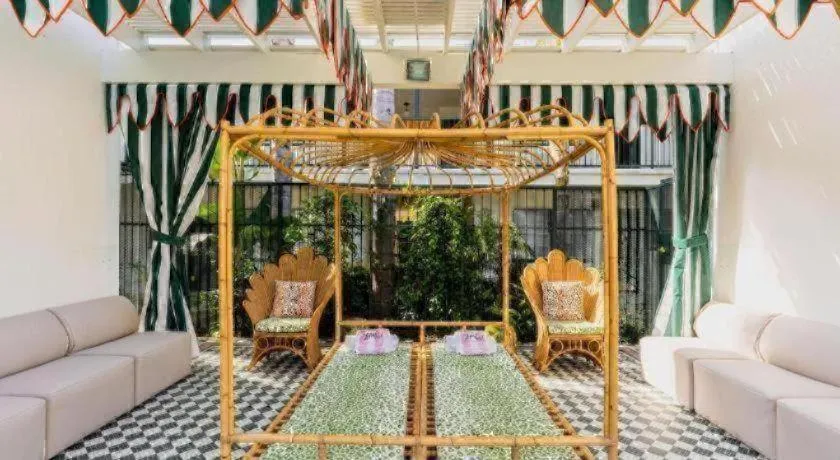 The Lafayette Hotel, Swim Club & Bungalows