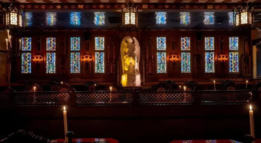 The Lafayette Hotel, Swim Club & Bungalows