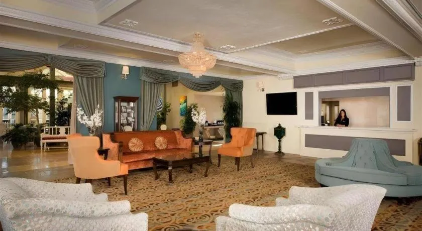 The Lafayette Hotel, Swim Club & Bungalows