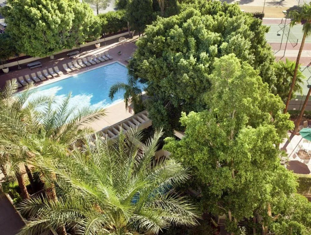 Sheraton Crescent Hotel