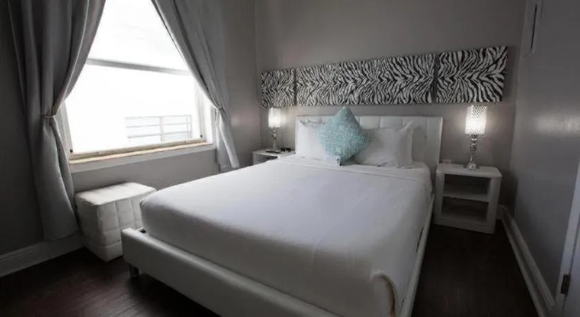 Bed in Odyssey of South Beach Apart Hotel