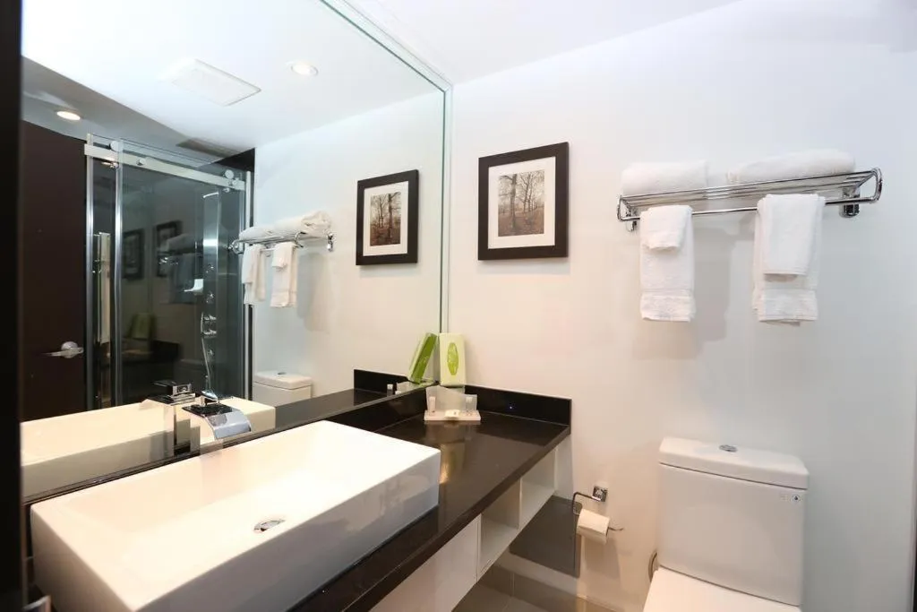 Edward Hotel North York