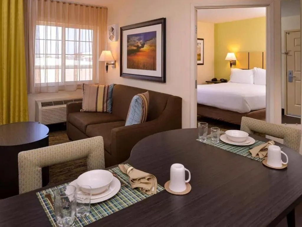 Bed in Candlewood Suites Jefferson City By IHG