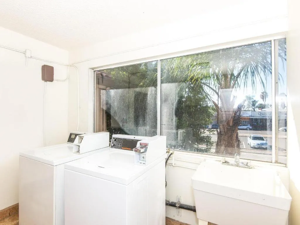 Sea Rock Inn - Los Angeles