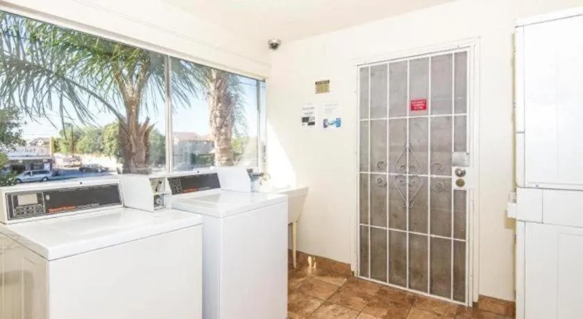 Sea Rock Inn - Los Angeles