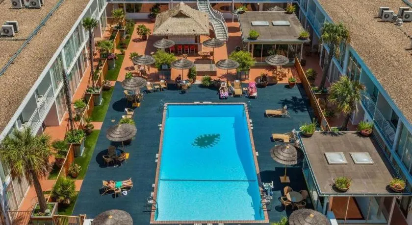 El Tropicano Riverwalk