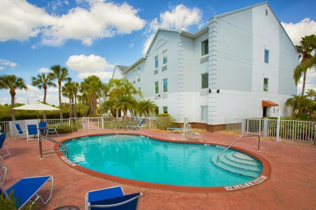 Holiday Inn Express Hotel & Suites Port Charlotte