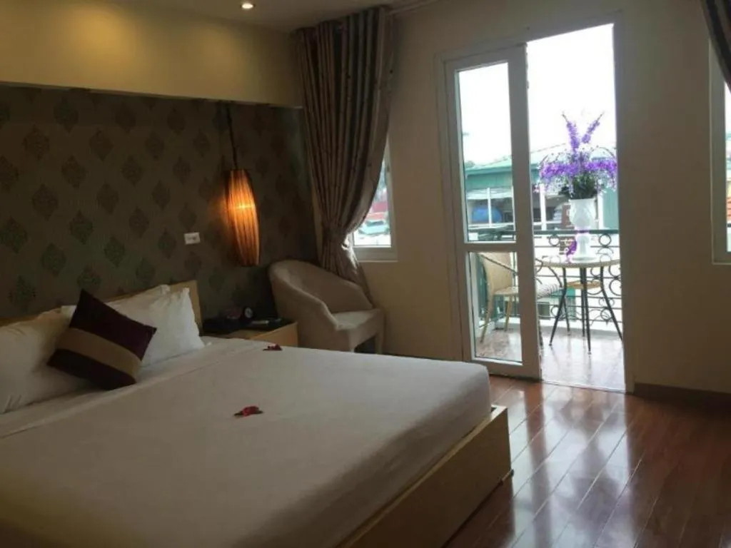 Bed in Hanoi Impressive Hotel