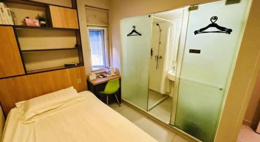 Bed in Jinjiang Inn Style Ningbo Railway Station