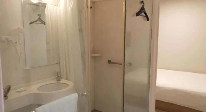 Bed in Jinjiang Inn Style Ningbo Railway Station