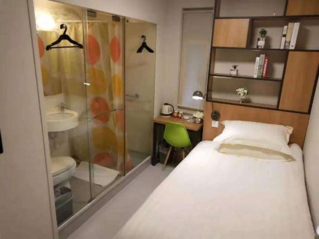 Bed in Jinjiang Inn Style Ningbo Railway Station