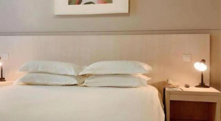 Bed in Jinjiang Inn Shanghai Songjiang University Town