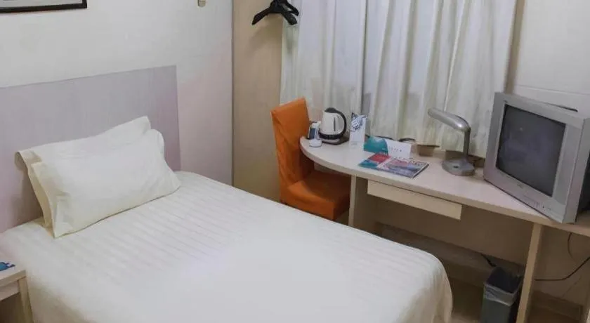 Bed in Jinjiang Inn Shanghai Songjiang University Town