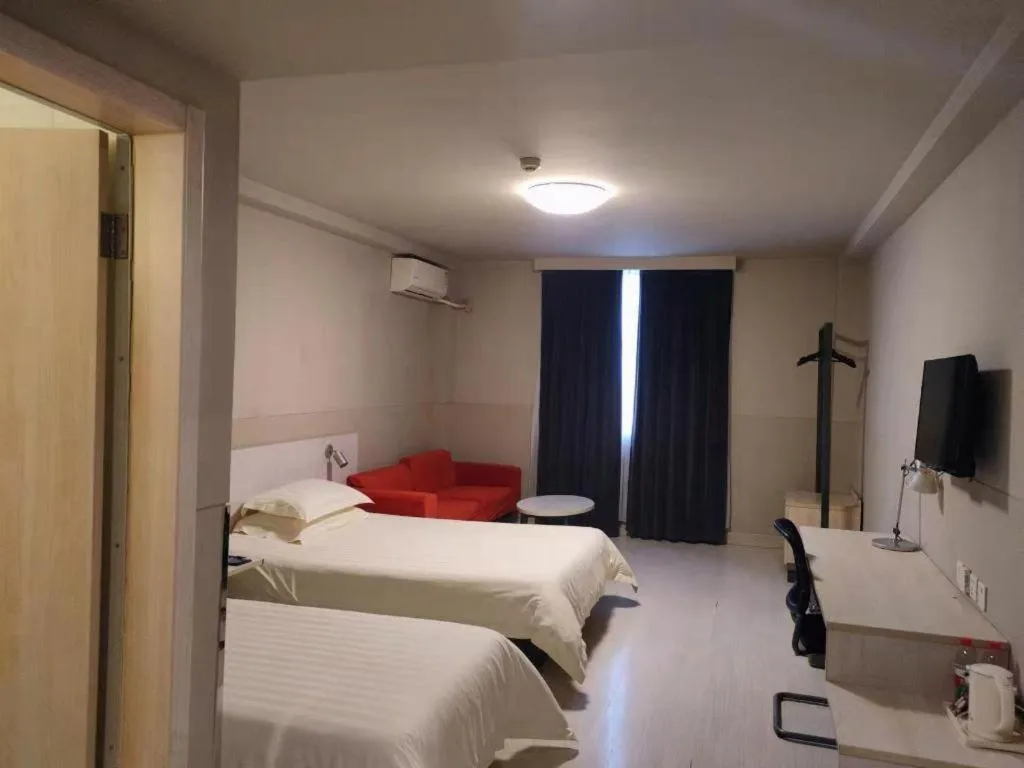 Bed in Jinjiang Inn Wuhan Hanjiang Road Metro Station Jiangtan Pedestrian Street