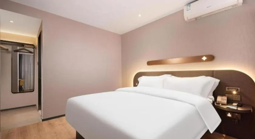 Bed in Jinjiang Inn Wuhan Hanjiang Road Metro Station Jiangtan Pedestrian Street