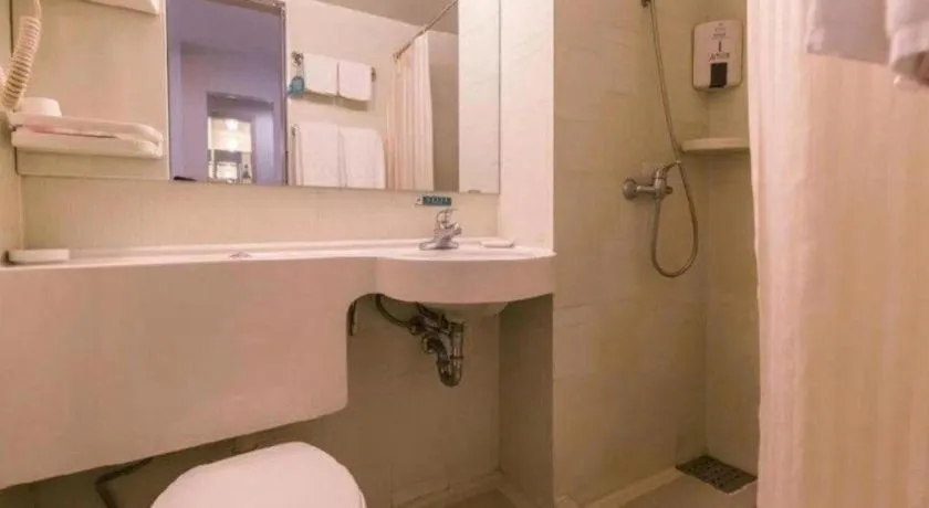 Jinjiang Inn Wuhan Hanjiang Road Metro Station Jiangtan Pedestrian Street