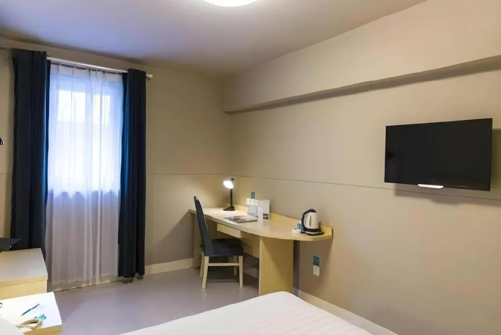 Bed in Jinjiang Inn Wuhan Hanjiang Road Metro Station Jiangtan Pedestrian Street