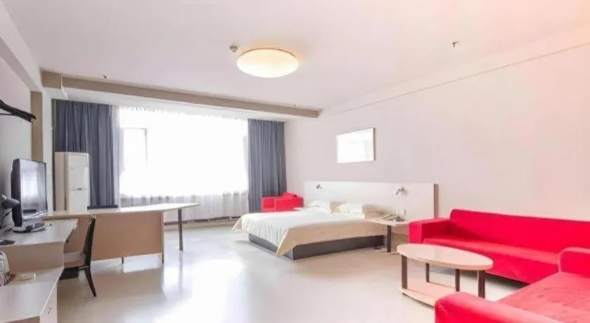 Bed in Jinjiang Inn JiNan Daminghu New Scenic Area Lishan Road