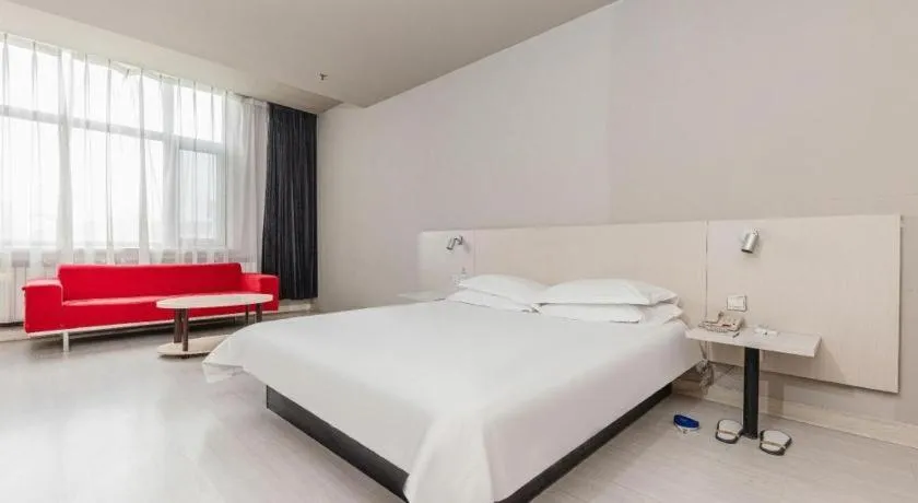 Bed in Jinjiang Inn JiNan Daminghu New Scenic Area Lishan Road