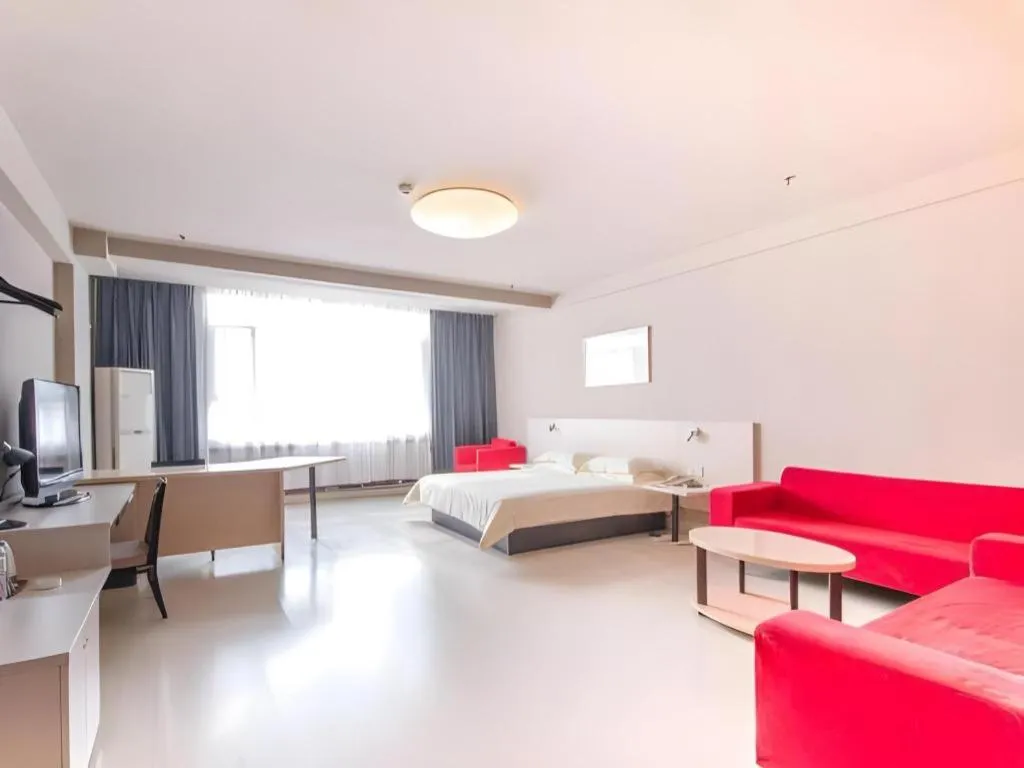 Bed in Jinjiang Inn JiNan Daminghu New Scenic Area Lishan Road