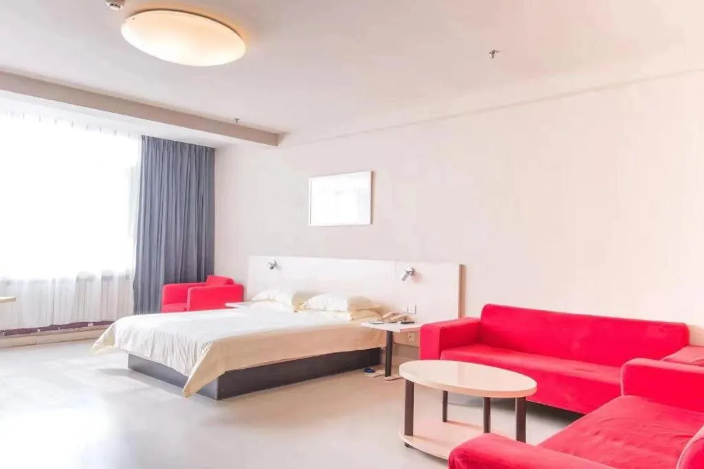 Bed in Jinjiang Inn JiNan Daminghu New Scenic Area Lishan Road